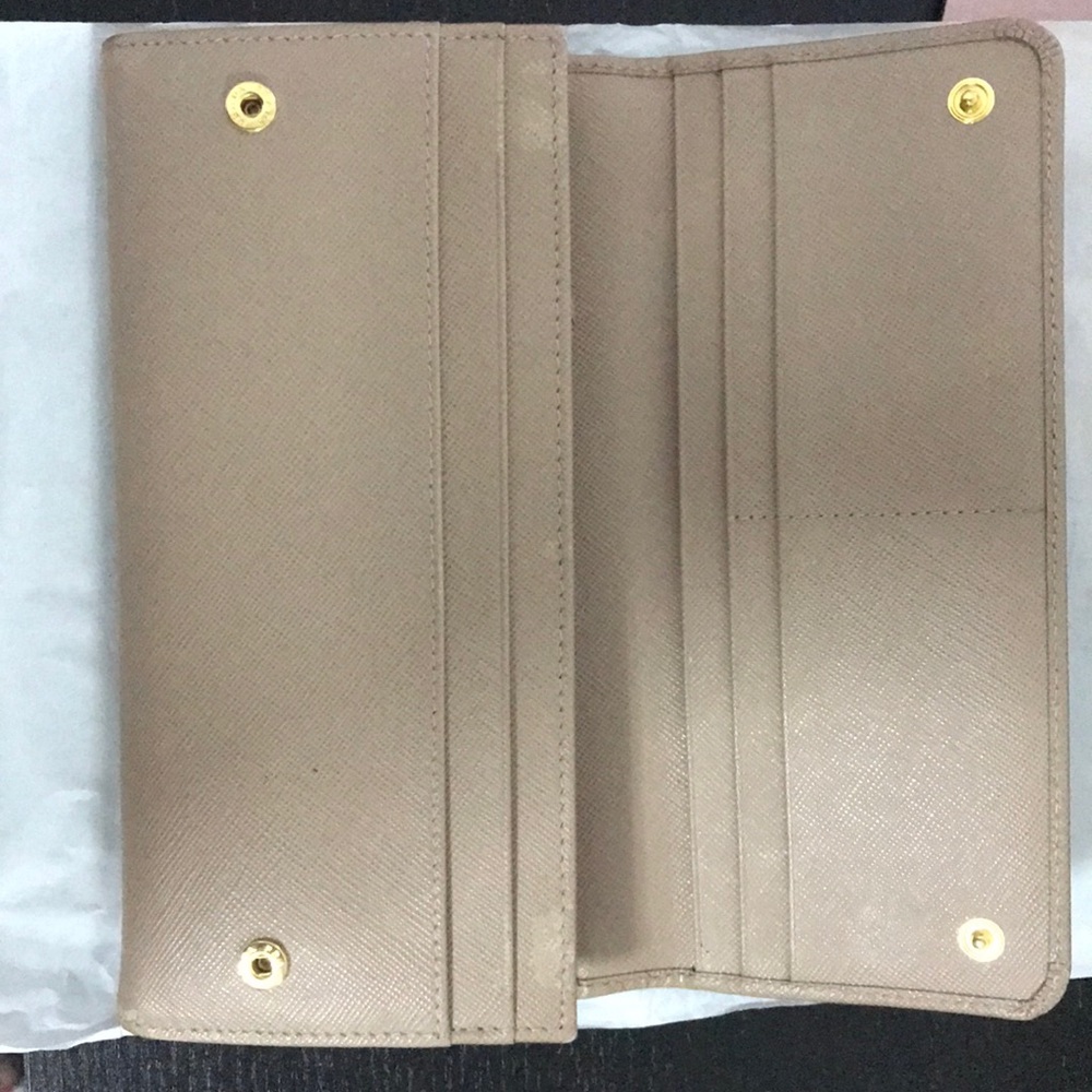Prada wallet in cameo color